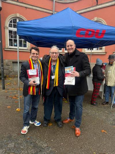 Bundestagsabgeordnete Mathias Hauer, Vorsitzende der CDU-Werden Hanzlothar Kranz und Ratskandidat fr Werden und Heidhausen Plarent Kazani.